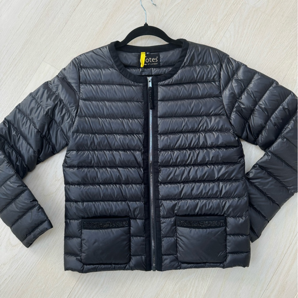 Black light Puffer Jacket!